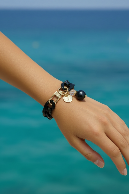 Bracelet Cecil Black shiny with Charm