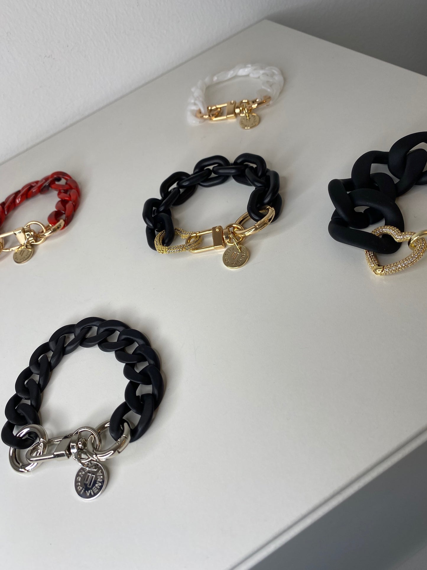 Chain Black Matt with strass ring Gold