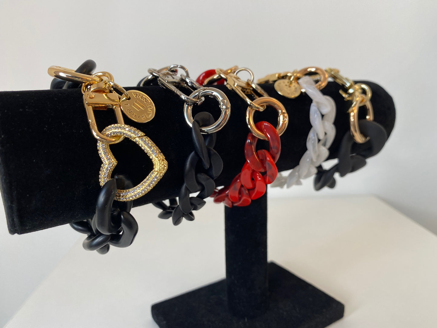 Chain Black Matt with strass ring Gold