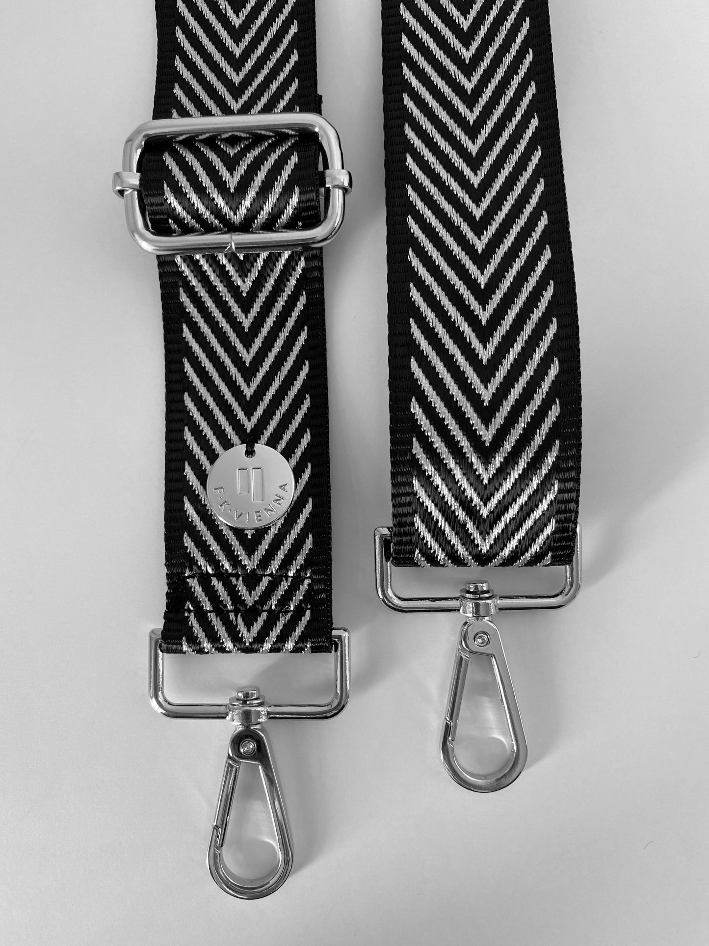 Shoulder Strap Bag Silver-black jaquard