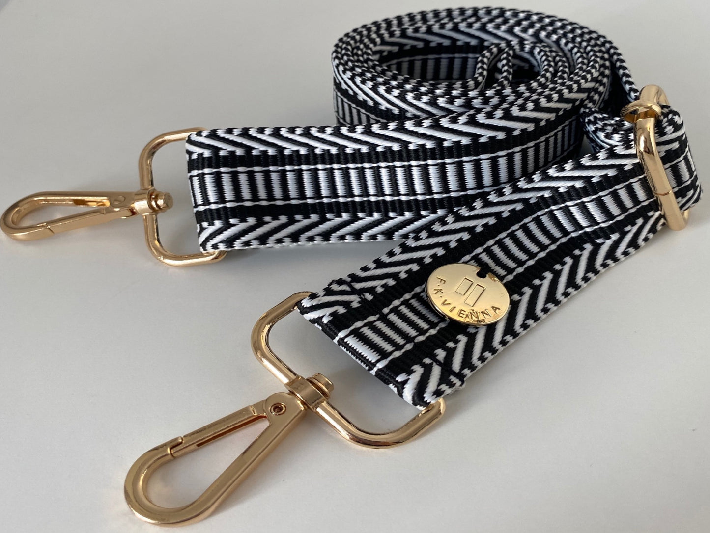 Shoulder Strap Bag Ethno White-Black / Gold