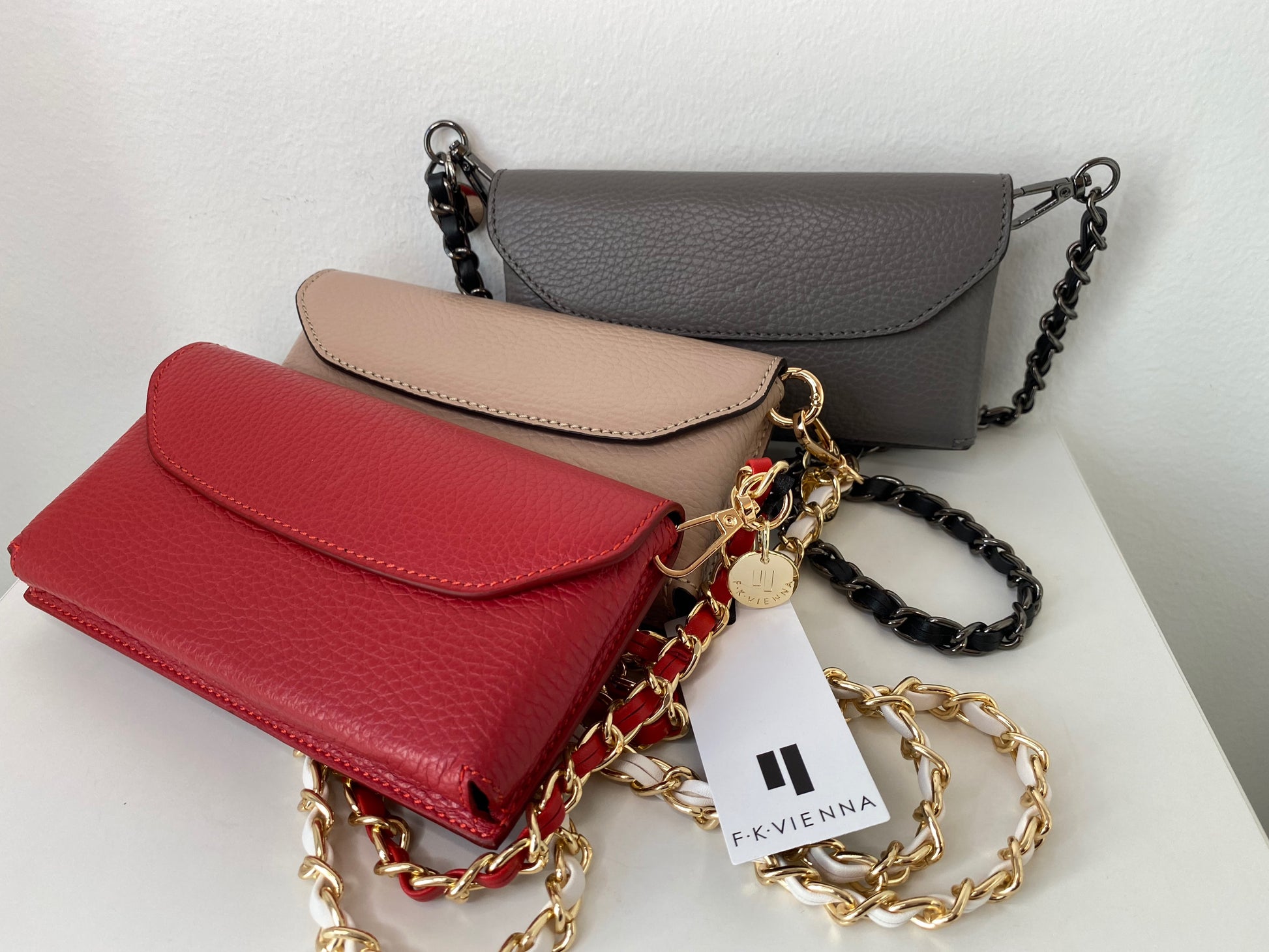 Mini Mobile Bag With Chanel Chain – F K Vienna