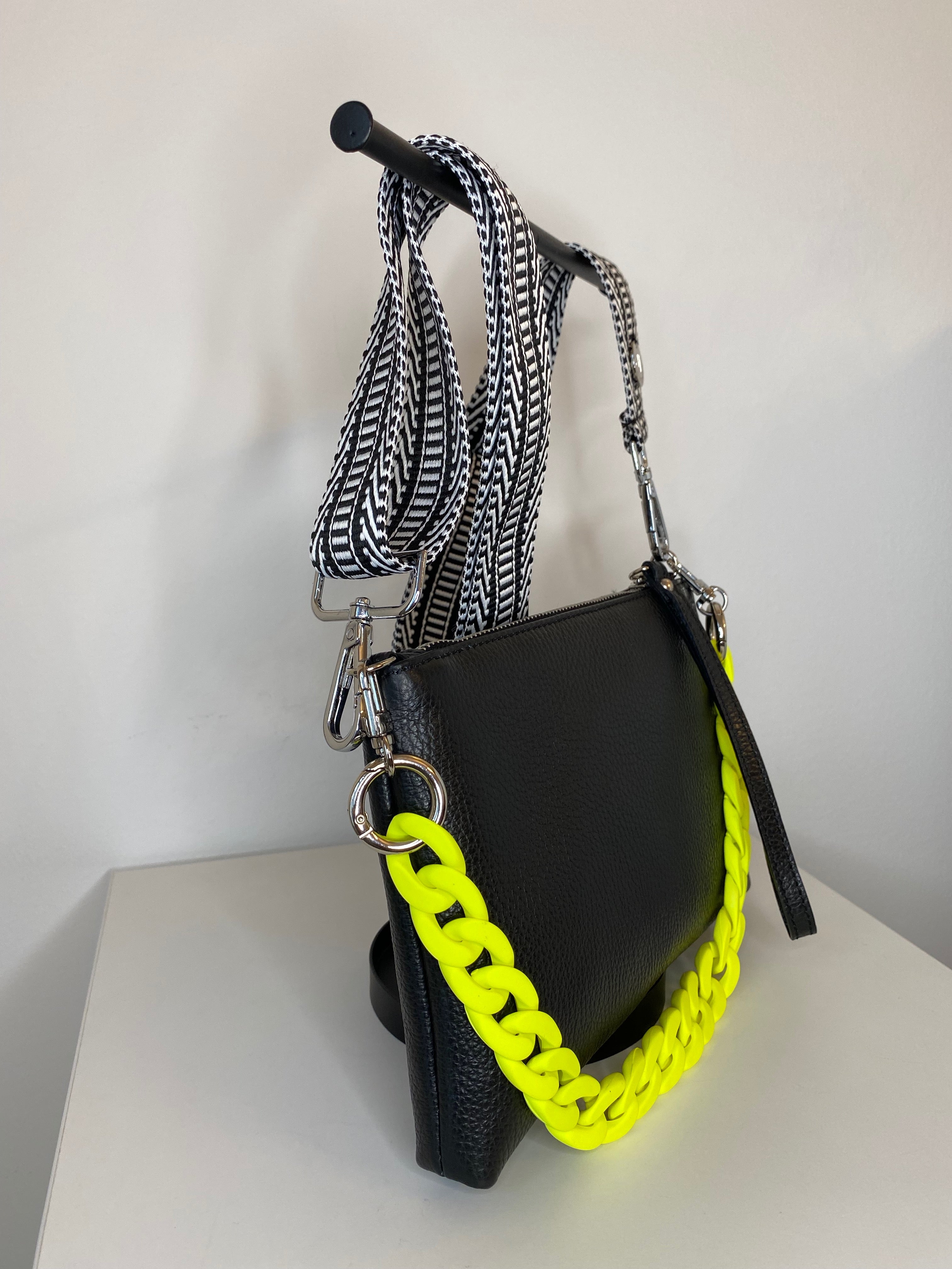 Kleine Anna Black Yellow Neon Chain